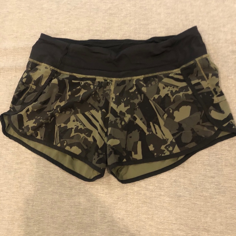Lululemon camo shorts size 8